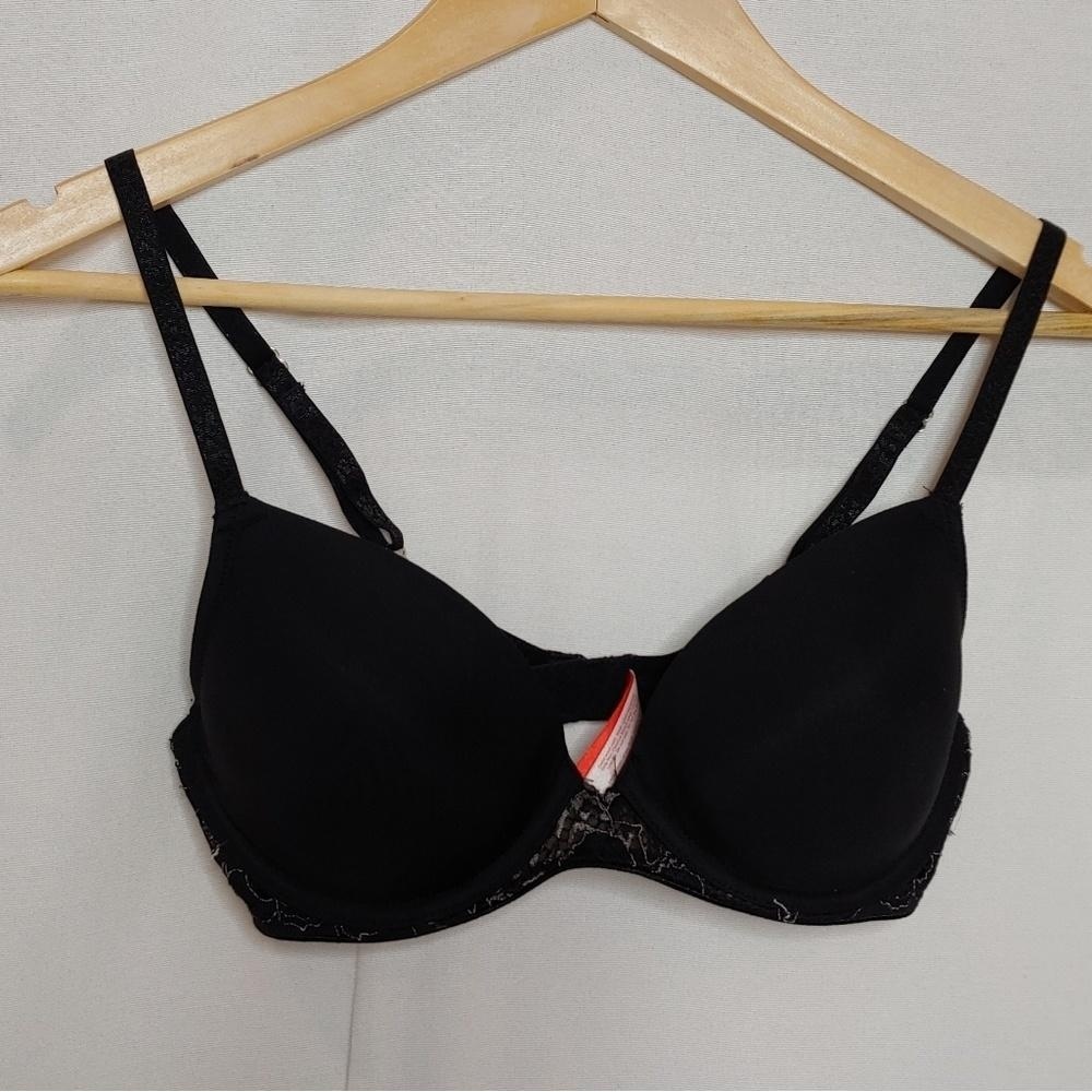 Josie by Natori Mya Contour Underwire Bra 832118 Black Silver‎ Lace detail 32C